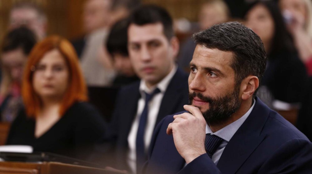 Dve karte za korupcioni bus 1