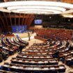 Sednica Evropskog parlamenta počela minutom ćutanja za žrtve masovnih ubistava u Srbiji 18
