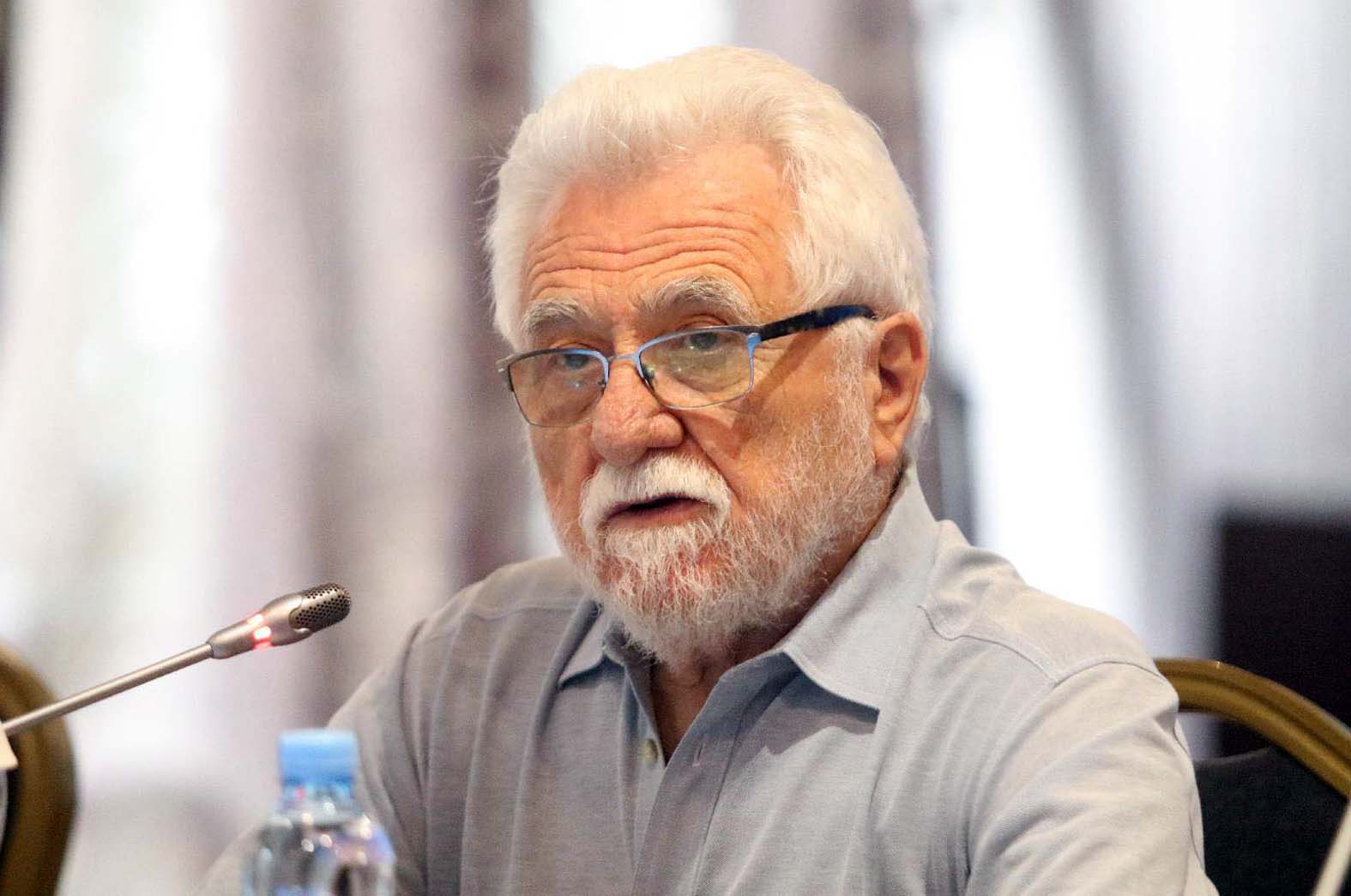 Asaf kao Ajnštajn: Odgovor profesora epidemiologije Zorana Radovanović na članak dr Zorke Vukmirović 2 Zoran Radovanović