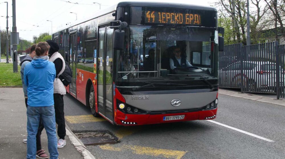Da li će jeftinije karte za autobus povećati naplatu: Stručnjaci skeptični prema Šapićevom planu