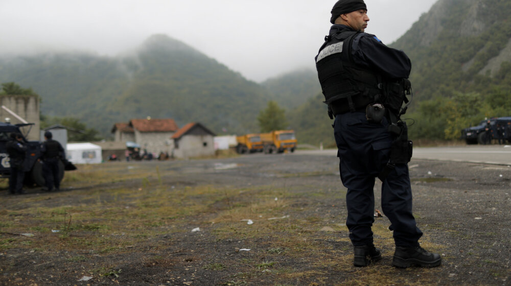 "Bojkot, kontejneri i duge cevi": Kakva je predizborna atmosfera na severu Kosova? 1
