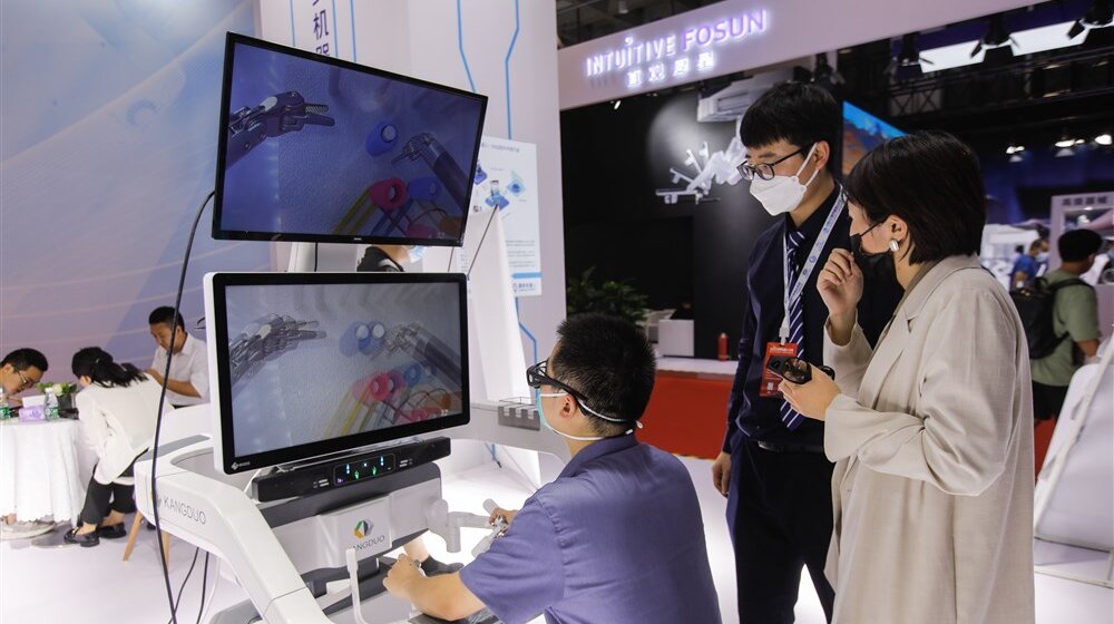 Kineski hirurzi uz pomoć 5G tehnologije operišu na daljinu 1