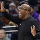 Majk Braun proglašen za trenera godine u NBA 2