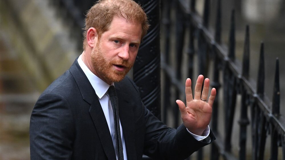 Princ Hari najavio je dolazak u Veliku Britaniju kako bi posetio oca 1