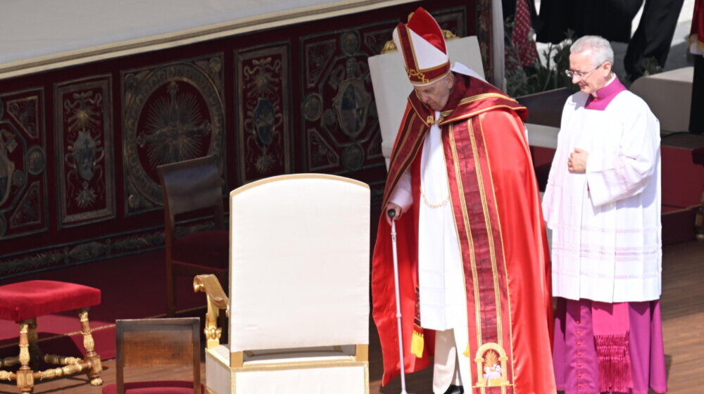 Papa na Trgu Svetog Petra za praznik Cveti 1