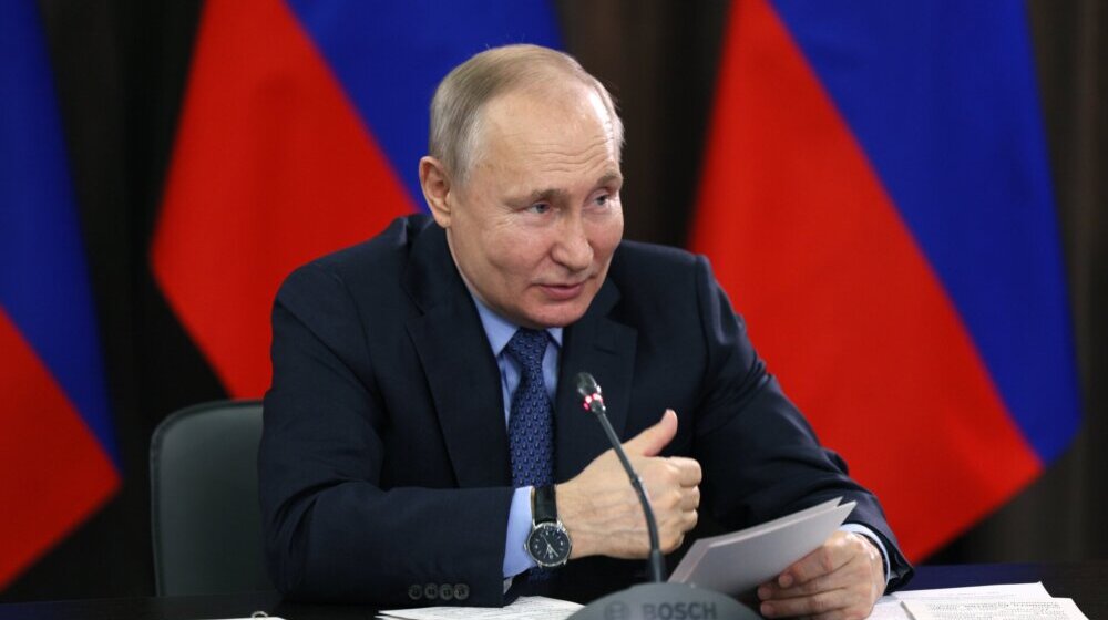 Putin sa ambasadorima u Kremlju: "Otvoreni smo za partnerstvo sa svima, odnosi Rusije i SAD u dubokoj krizi" 1