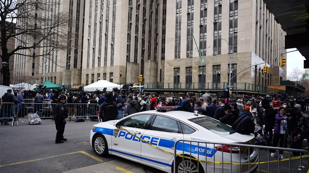 Trampovo pojavljivanje na sudu u Njujorku poremetilo zakazana venčanja 1