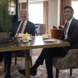 džozef bajden i riši sunak u belfastu