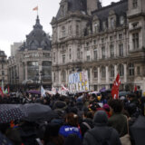U Francuskoj ponovo udaraju u šerpe protiv Makronovog zakona o penzijama 12