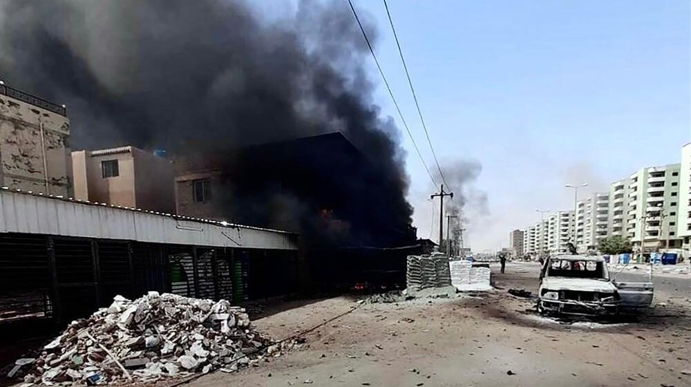 Vazdušni napadi pogodili Kartum dok se borbe između sudanskih frakcija intenziviraju 1