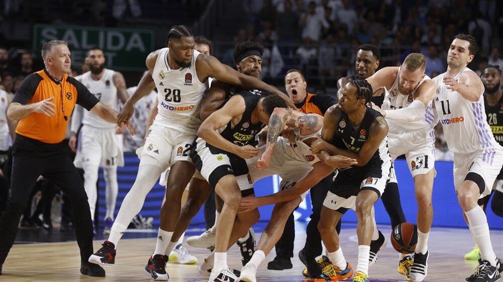 Poznato stanje Egzuma, crno-beli optimisti 1