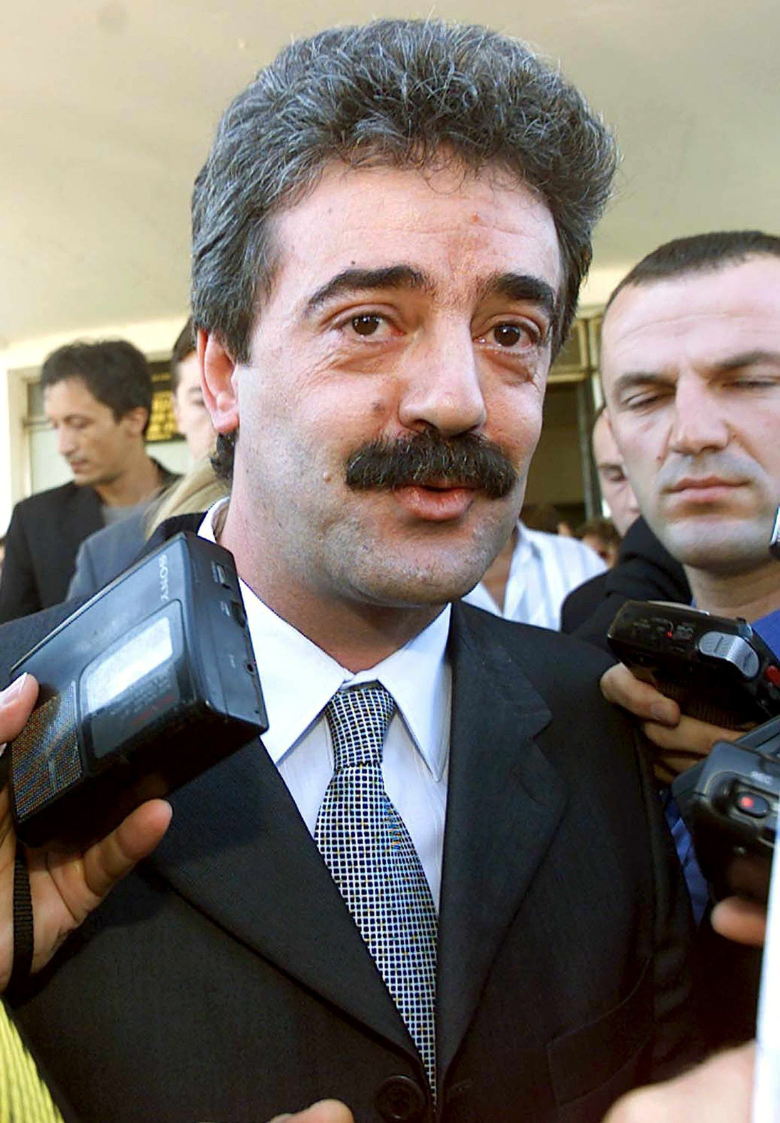 Kako je Srpski pokret obnove, od stranke uragana, postao privezak na ključu SNS-a 7