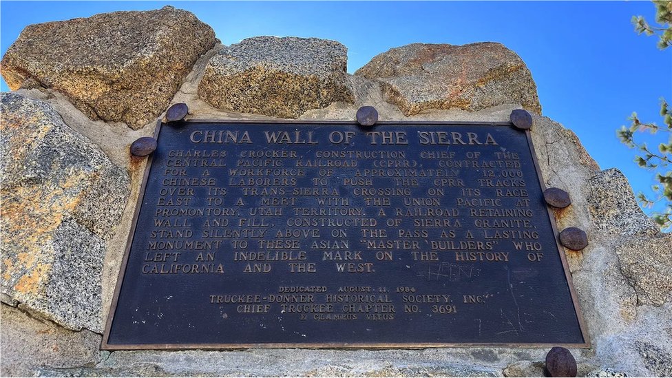 'Kineski zid', dugačak 23 metra, i dalje zadržava okolnu zemlju i štiti prugu