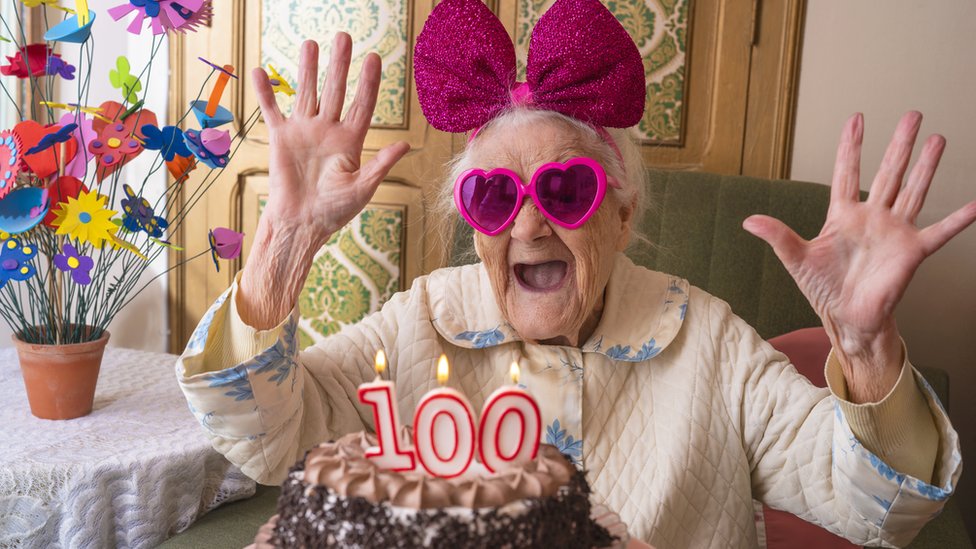 žena proslavlja 100. rođendan