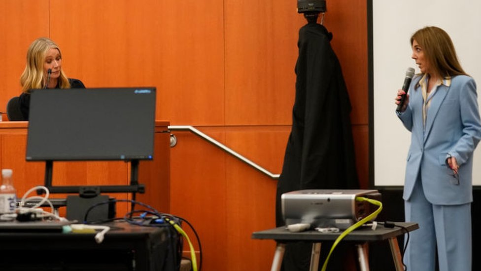 Suđenje Gvinet Paltrou: Šest najupečatljivijih trenutaka sa skijaškog procesa, od slatkiša do Tejlor Svift 4 Paltrow and VanOrman face each other in court