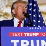 Amerika i Donald Tramp: Tramp se vratio na Floridu i poručio - „Ova zemlja odlazi dođavola" 4