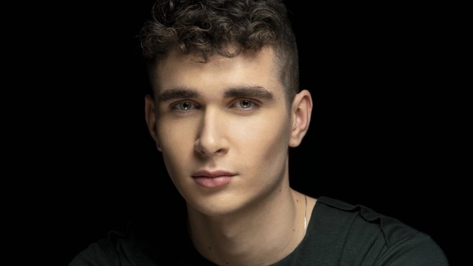 Evrovizija 2023: Sve pesme rangirane - kakvi su izgledi Srbije i Hrvatske 18 Victor Vernicos