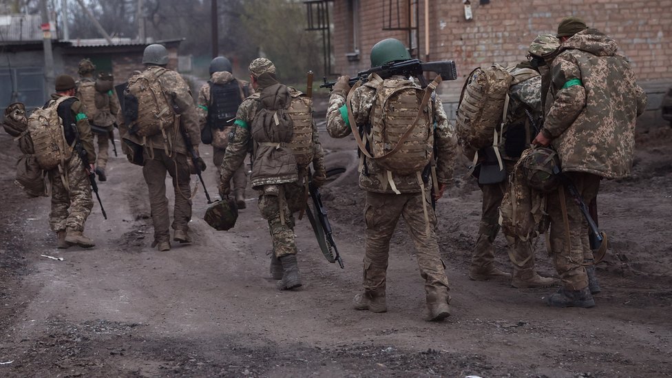 Rusija i Ukrajina: Kijev verovatno odlaže kontraofanzivu na leto, da li je Srbija pristala da šalje oružje Kijevu 1 Ukrajinski vojnici