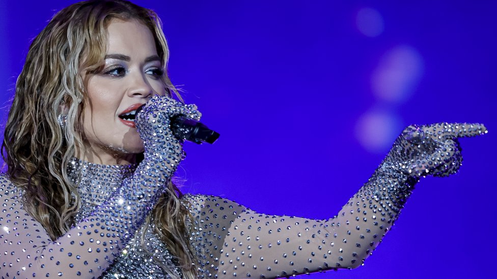 Evrovizija 2023: Rita Ora nastupa u revijalnom programu Evrovizije 1 Rita Ora