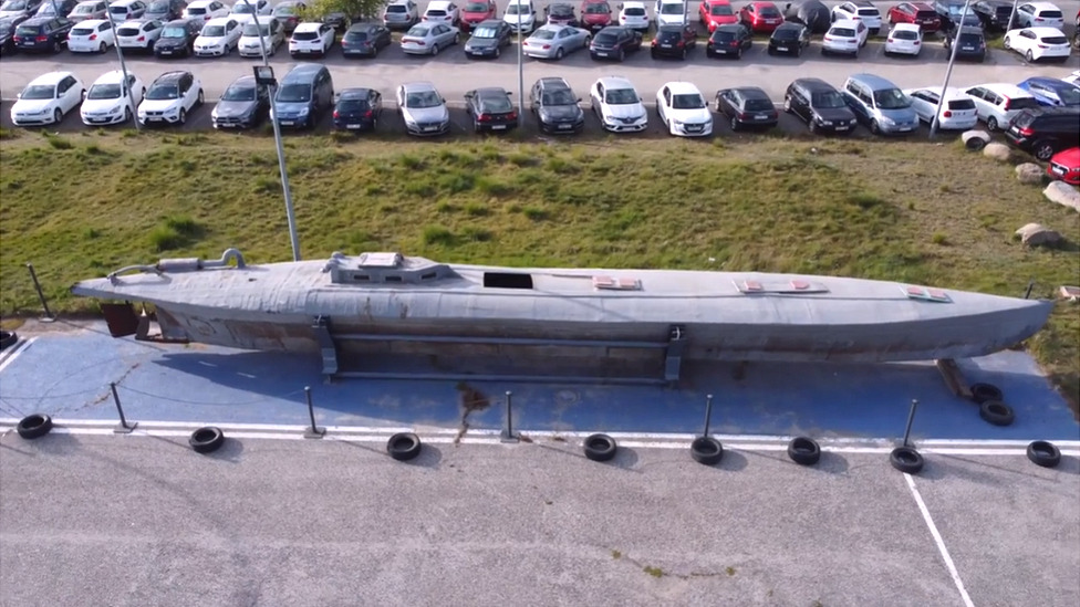 Trgovina drogom i kriminal: Podmornica za krijumčarenje kokain razotkriva razmere narko krize u Evropi 3 A narco submarine in a car park in Spain