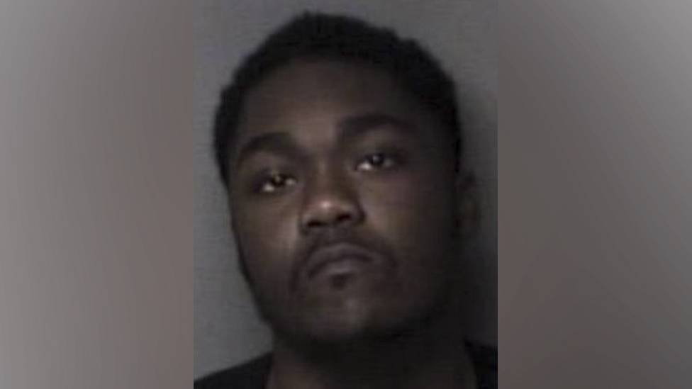 Amerika i nasilje: Pucao u devojčicu jer joj je lopta odskakutala u njegovo dvorište 1 Robert Luis Singletari