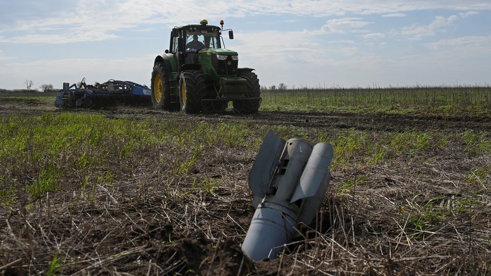 Rusija i Ukrajina: Generalni sekretar NATO u nenajavljenoj poseti Kijevu, Rusi tvrde da su uništili štab ukrajinske vojske u Bahmutu 1 granata