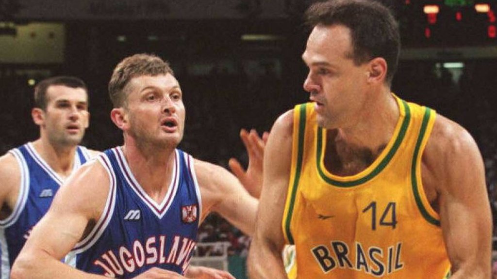 Partizan i košarka: Evropske ofanzive crno-belih - može li istorija da se ponovi 4 Žarko Paspalj u dresu reprezentacije Jugoslavije 1996.