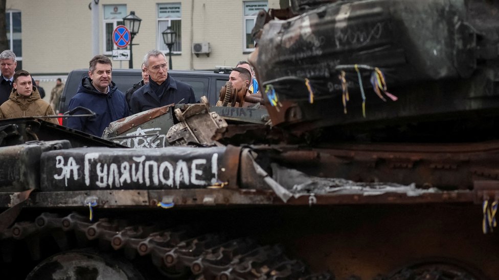 Rusija i Ukrajina: Sve članice NATO-a saglasne da Ukrajina bude primljena u pakt, kaže šef ove alijanse, ruski ratni avion slučajno bombardovao sopstveni grad 1 NATO, generalni sekretar, Stoltenberg