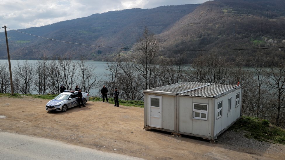 Kosovo i Srbija: Izbori na severu Kosova gotovo bez Srba 5 izbori, kosovo, kontejner