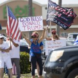 Tramp privatnim avionom pošao za Njujork, gde je uoči njegove predaje pojačano obezbeđenje 2