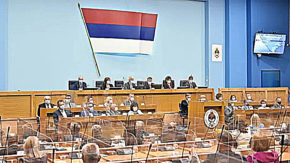 Stranke Trojke: Šmit treba da deluje i zaštiti mir, nije moguć kompromis oko Ustavnog suda 1