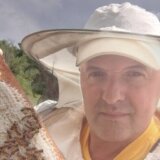 "Sezona traje od januara do decembra": Srđan Jović iz Vranja otkriva pod kojim uslovom može lepo da se živi od pčelarstva 18
