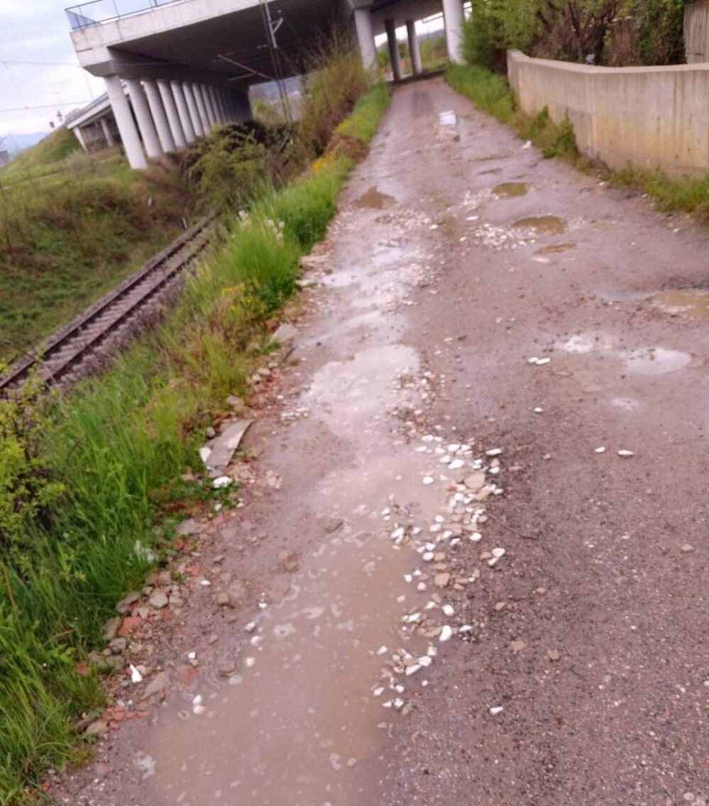 Dok u svetu šalju civile u kosmos, u Vranju tri godine nije asfaltirana ulica: Pokret SRCE poziva gradonačelnika da ispuni obećanje 2 Dok u svetu šalju civile u kosmos, u Vranju tri godine nije asfaltirana ulica: Pokret SRCE poziva gradonačelnika da ispuni obećanje 2