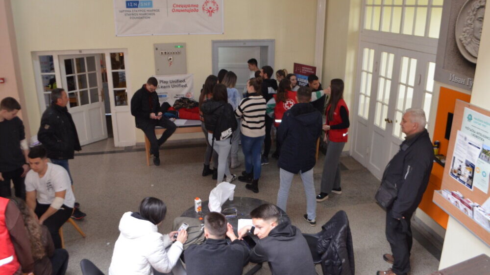 "Ti ćeš i bubreg da daš, samo da ne ideš u školu": Kako je protekla akcija dobrovoljnog davanja krvi u vranjskoj gimnaziji? 2