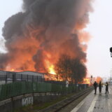 Zbog dima u Hamburgu zaustavljeni vozovi, iz svojih domova evakuisano 140 osoba 3