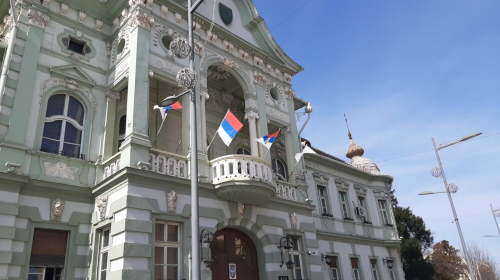 LSV tvrdi da nije vraćena zastava Vojvodine na zgradu lokalne samouprave u Zrenjaninu, iako je inspekcija to naložila 1