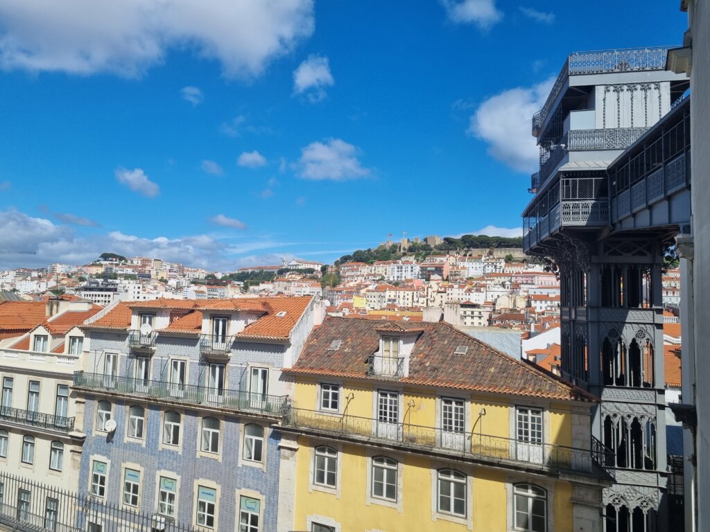 Tamo gde je Duško Popov postao Džejms Bond: Kako izgleda život u zemlji u kojoj "pet minuta" znači 20, ali u koju se uvek vraća (FOTO) 7