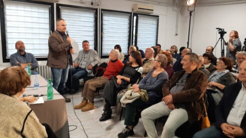 20230424_181354 Dogovor za budućnost: Vreme je za novi ciklus promena, poručeno na tribini Novog optimizma u Zrenjaninu 4