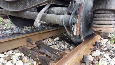 Iskliznule dve cisterne sa sumpornom kiselinom kod Zaječara (FOTO) 4