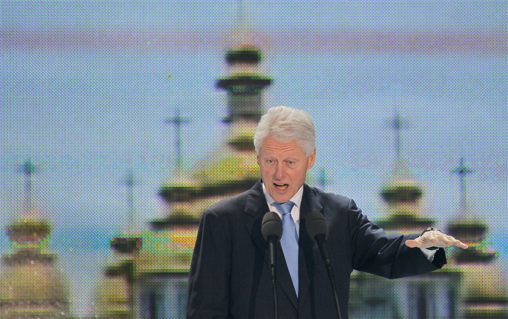 Klinton žali što je ubedio Ukrajinu da odustane od nuklearnog oružja: "Užasno se osećam zbog toga..." 2