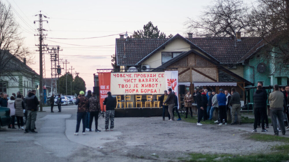 (VIDEO) Najzagađenije selo u Srbiji: Vajska se guši u dimu spaljene plastike, liči na Mordor 2 (VIDEO) Najzagađenije selo u Srbiji: Vajska se guši u dimu spaljene plastike, liči na Mordor 2