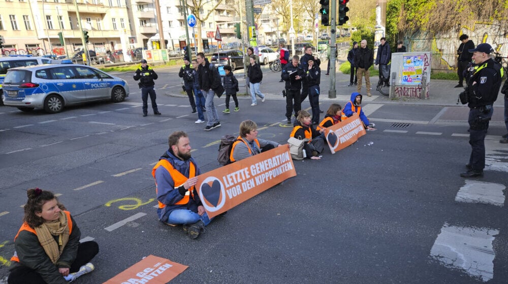 Klimatski aktivisti 10. dan zaredom blokirali ulice u Berlinu 1