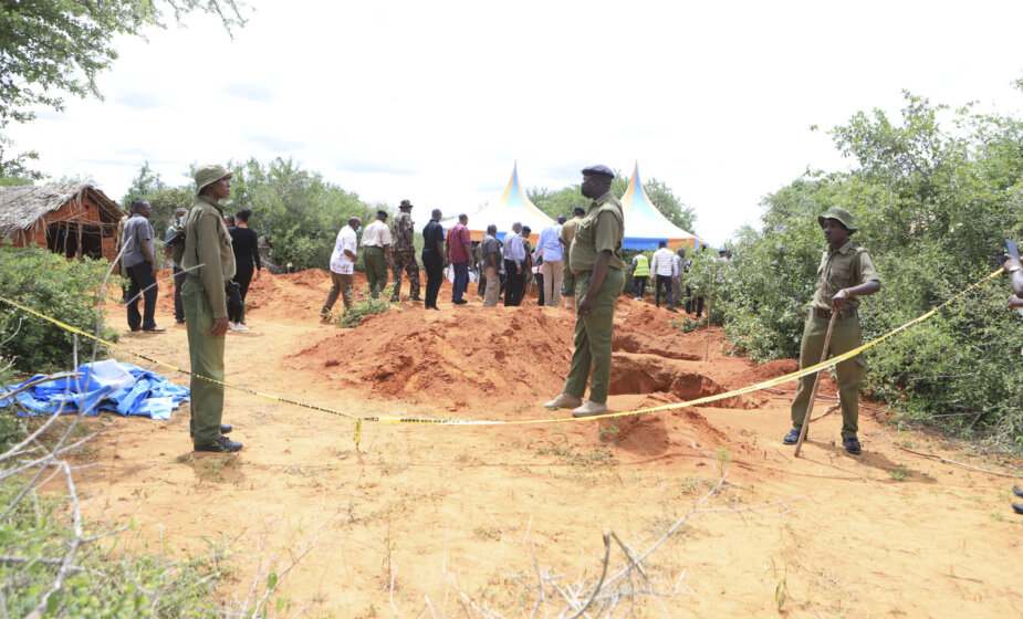 U Keniji pronađeno 90 tela članova sekte koji su sledili kult izgladnjivanje do smrti (FOTO) 1