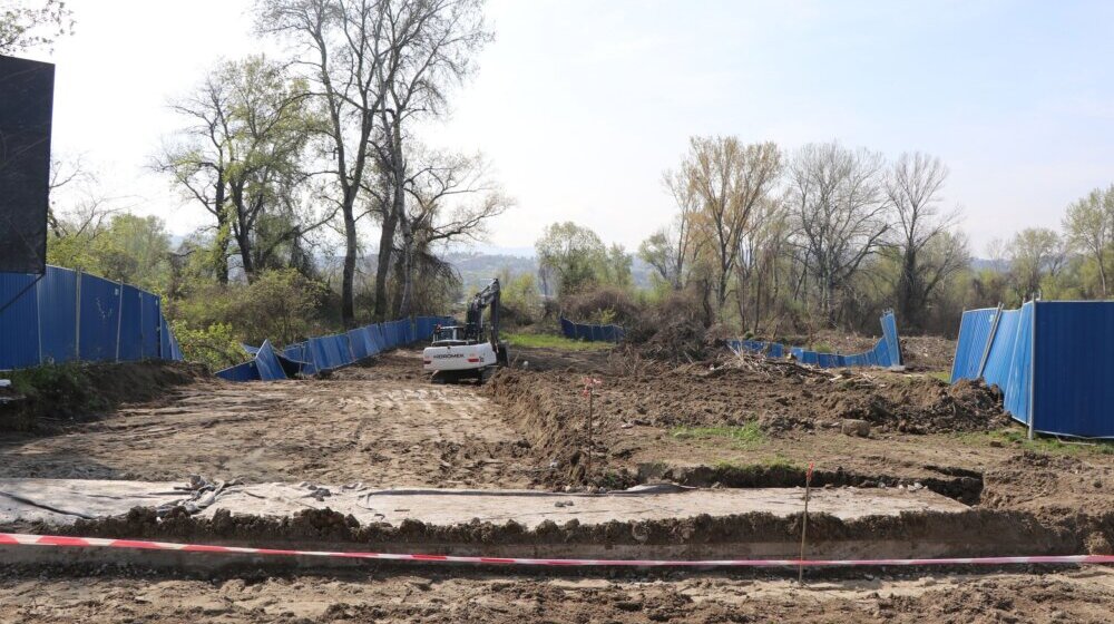 Gradilište na Šodrošu u Novom Sadu se zahuktava: Počeli radovi na privremenom putu za novi most 1