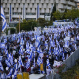 Desetine hiljada desničara Izraela demonstrirale u znak podrške spornoj reformi pravosuđa 10