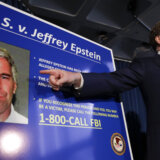 Objavljena dokumentacija o ljudima povezanim sa Džefrijem Epstinom: Optužbe za princa Endrua, pominju se Klinton, Tramp, Koperfild... 3