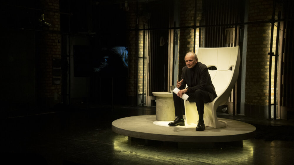 Premijera predstave "NLO" u Ateljeu 212: Kosmos naših nemira, i zašto je lakše putovati svemirom nego pronaći put do sebe 1