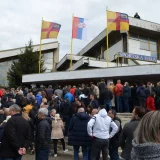 U 60 autobusa iz Vranja najviše radnika Jumka i Simpa na mitingu SNS 9