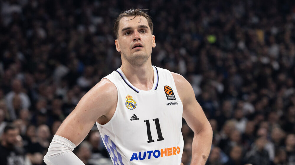 (VIDEO) Hrvatski reprezentativac imao „specijalan tretman“ u Areni: Hezonja pozdravljen ovacijama po završetku meča između Partizana i Reala 1