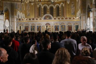 Patrijarh Porfirije služio prvu uskršnju liturgiju u Hramu Svetog Save (FOTO) 2